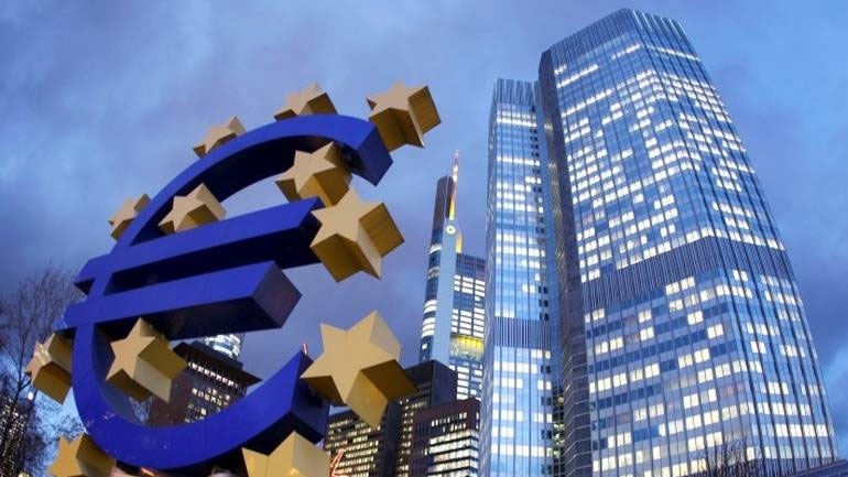 ΕΚΤ: Μεγαλύτερη επιβράδυνση της οικονομίας της Ευρωζώνης προβλέπουν οικονομικοί αναλυτές