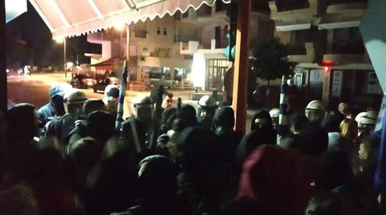 Κατερίνη: Ακόμη εννέα άτομα συνελήφθησαν για συμμετοχή στα επεισόδια κοντά στο σπίτι της βουλευτού Ελ. Σκούφα