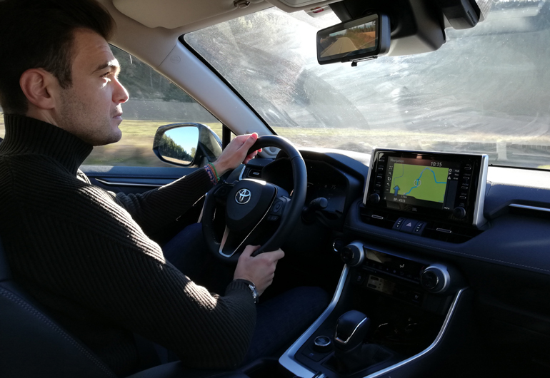 Άψογη θέση οδήγησης. Απολαμβάνεις να το οδηγείς