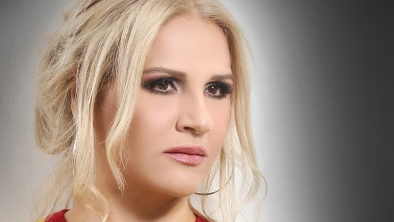 Μπέσυ Μάλφα: Κάθε φορά που παίζω τη Σίρλεϋ Βαλεντάιν λυτρώνομαι