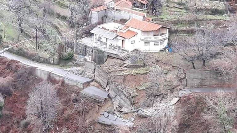 Τεράστιο πρόβλημα με τις κατολισθήσεις στον Ταΰγετο: Οδηγός γλίτωσε τελευταία στιγμή