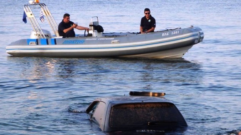 Πτώση ΙΧ στη θάλασσα στην περιοχή Καλάμου Αγ. Αποστόλων – Νεκρός ο οδηγός