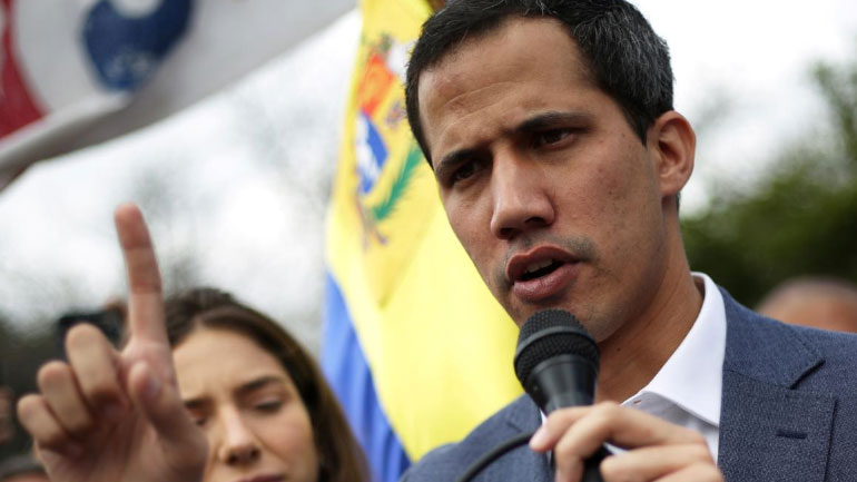 Υπό πίεση ο Γκουαϊδό επιβεβαιώνει ότι συναντήθηκε με στελέχη του κόμματος του Μαδούρο