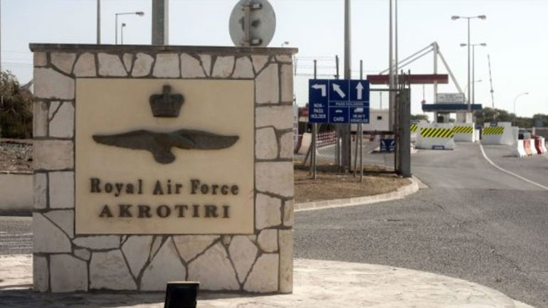 Κύπρος: Αποθηκεύουν προμήθειες στις βάσεις για το Brexit