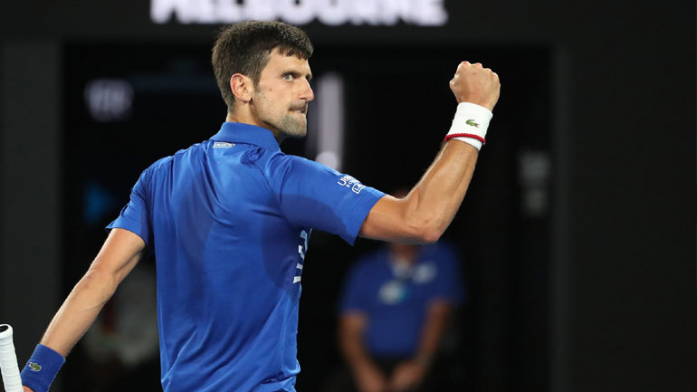 Mε σφιγμένη γροθιά πανηγύρισε ο Τζόκοβιτς την κατάκτηση και του δεύτερου σετ