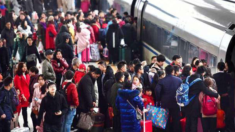 «Συμπεριφερθείτε σωστά» προτρέπουν οι αρμόδιες αρχές τους Κινέζους που ταξιδεύουν εν όψει του Εαρινού Φεστιβάλ