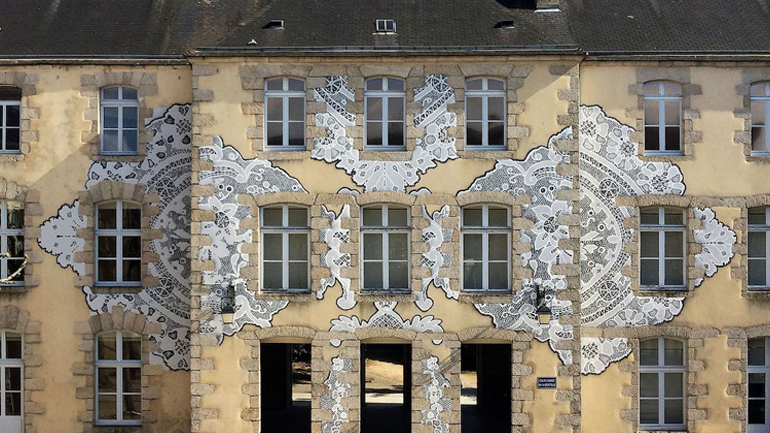 Οι δαντέλες της NeSpoon σε όψεις κτηρίων