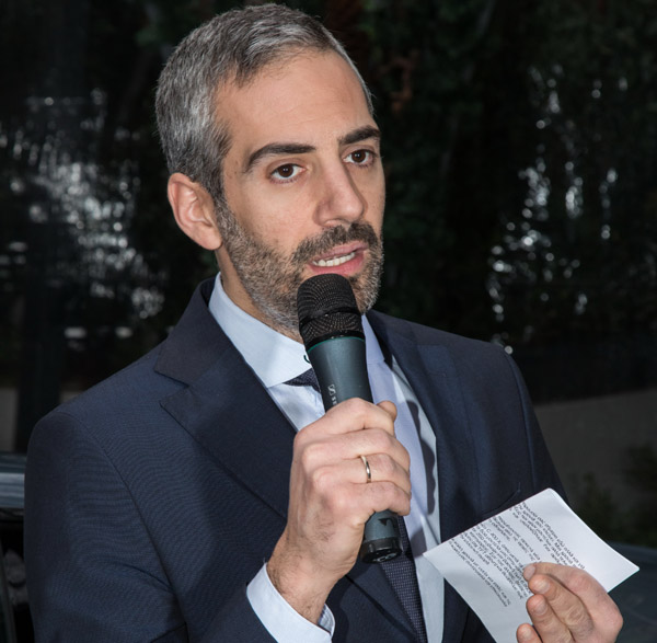 Ο Νίκος Σινογιάννης