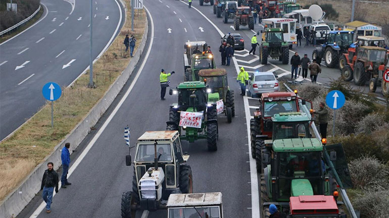 Κλειστή και στα δύο ρεύματα η εθνική οδός Αθηνών – Θεσσαλονίκης στο κόμβο της Νίκαιας