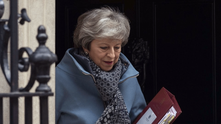 Βρυξέλλες προς Μέι: «Αποφασίστε τι θέλετε»