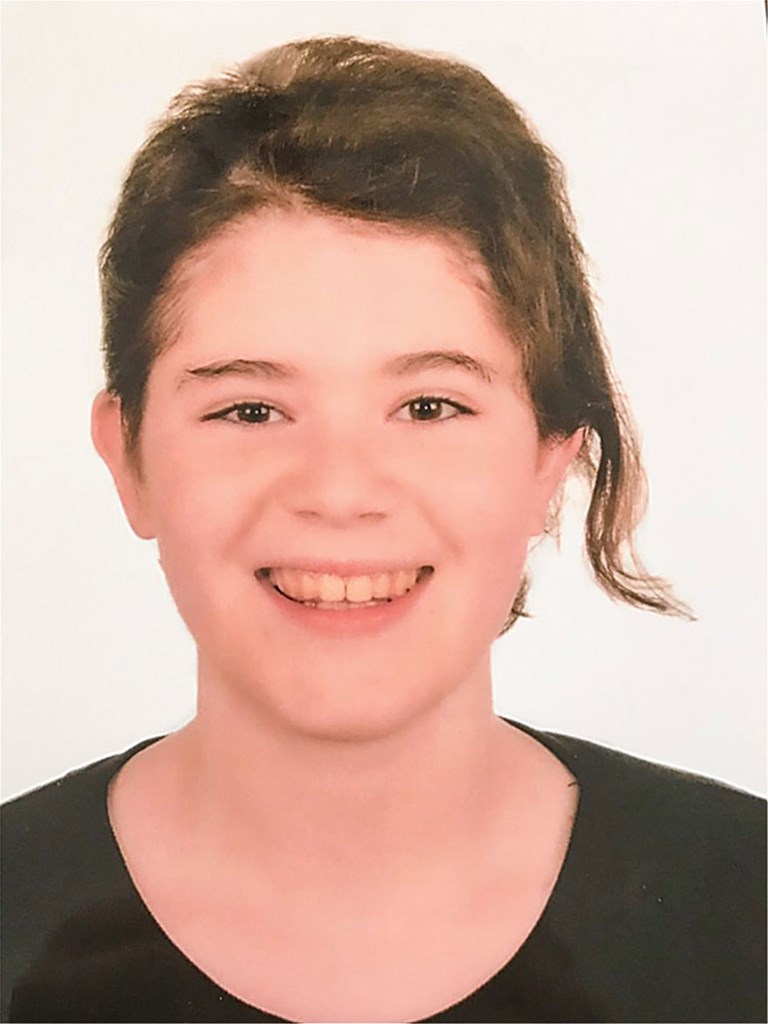 (Η αδικοχαμένη μαθήτρια Ιωάννα Κουτσοπάνου από τη Λαμία)