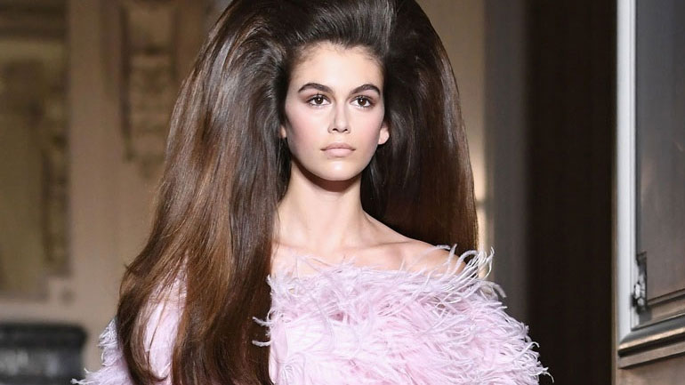 Huge hair: Το trend που θα κυριαρχήσει το 2019!