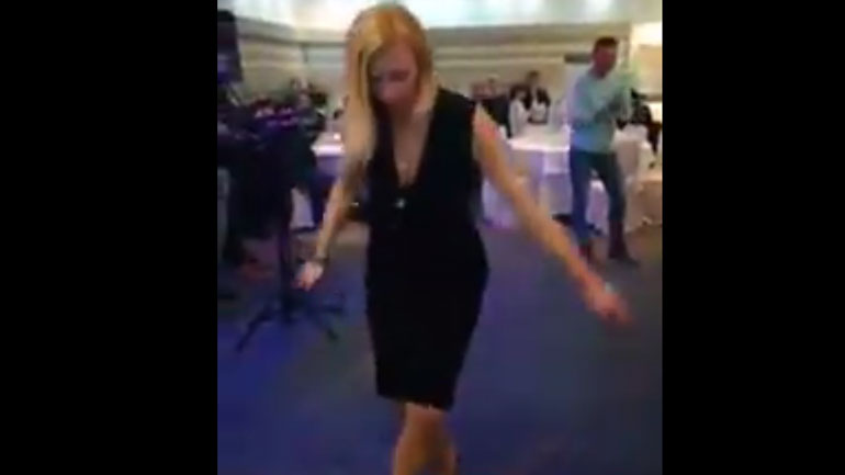 Το ζεϊμπέκικο της Ραχήλ Μακρή