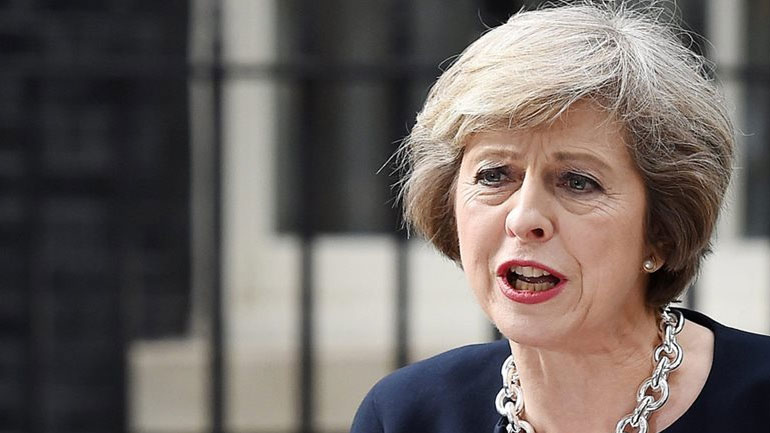 Η Μέι κάλεσε τη Βουλή να δείξει στις Βρυξέλλες τι συμφωνία θέλει για το Brexit