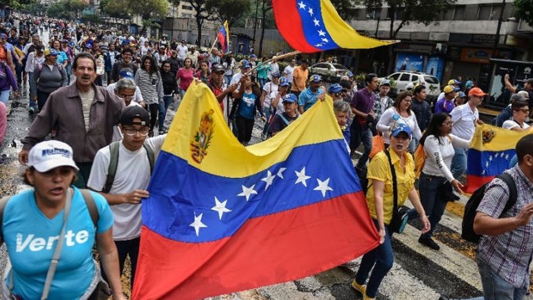 Bενεζουέλα: Συνελήφθησαν δημοσιογράφοι στο Καράκας Bενεζουέλα: Συνελήφθησαν δημοσιογράφοι στο Καράκας