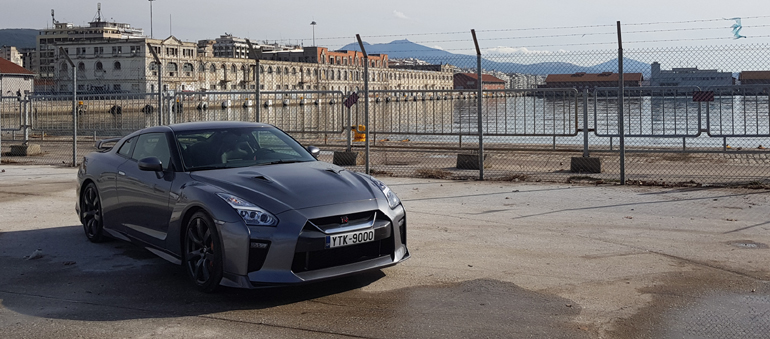 Το Nissan GT-R μέσα στο λιμάνι της Θεσσαλονίκης