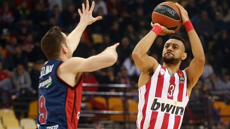 Οι διαιτητές του αγώνα Ολυμπιακός-Μπαρτσελόνα