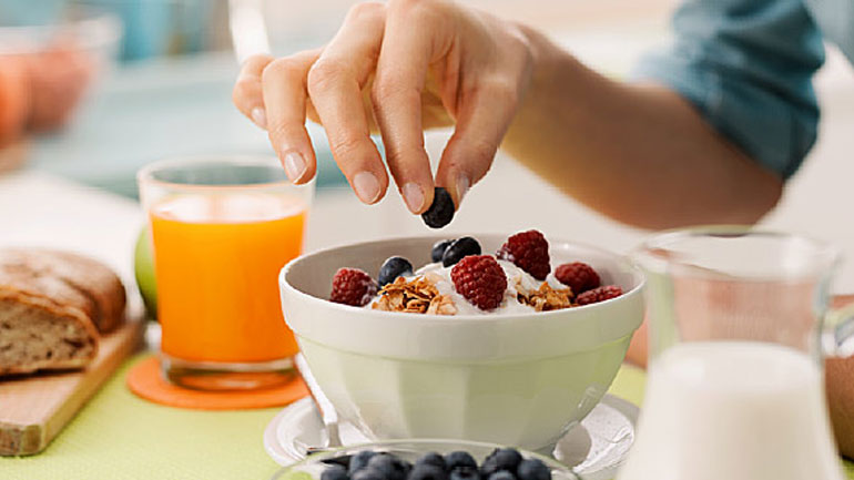 Το καθημερινό πρωινό δεν βοηθά στην απώλεια κιλών