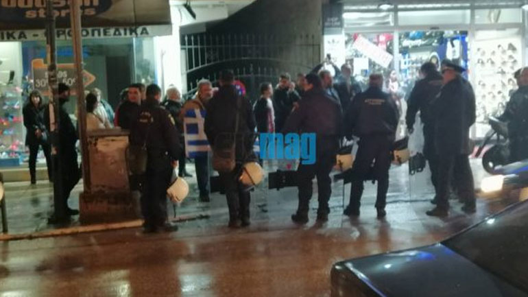 Εύοσμος: Αποδοκιμασίες σε εκδήλωση υποψήφιου δημάρχου του ΣΥΡΙΖΑ Εύοσμος: Αποδοκιμασίες σε εκδήλωση υποψήφιου δημάρχου του ΣΥΡΙΖΑ