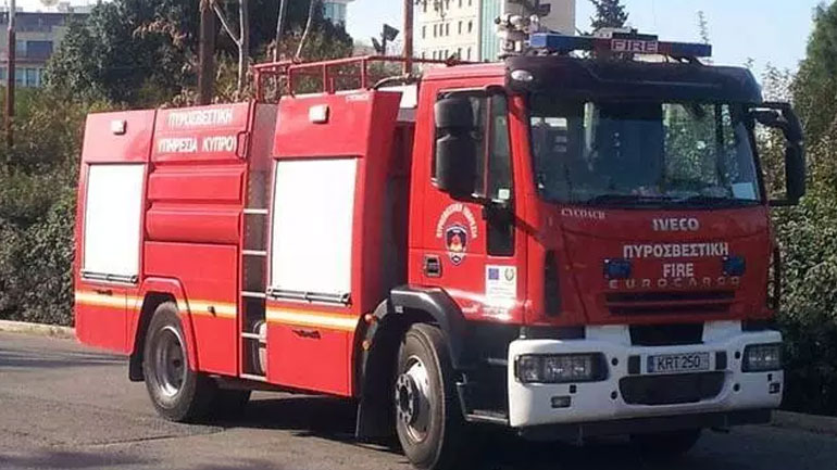 Σε εξέλιξη πυρκαγιά στον Ασπρόπυργο – Υπό έλεγχο η φωτιά σε μονοκατοικία στη Δάφνη