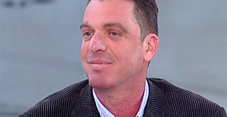 Ο Γιώργος Ανδρής δέχτηκε απειλές για τη ζωή του από έμπορο αυτοκινήτων που γυρίζει χιλιόμετρα σε οχήματα...