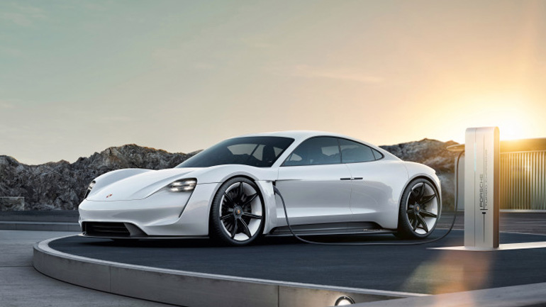 Τρία χρόνια δωρεάν φόρτιση στους ιδιοκτήτες της Porsche Taycan