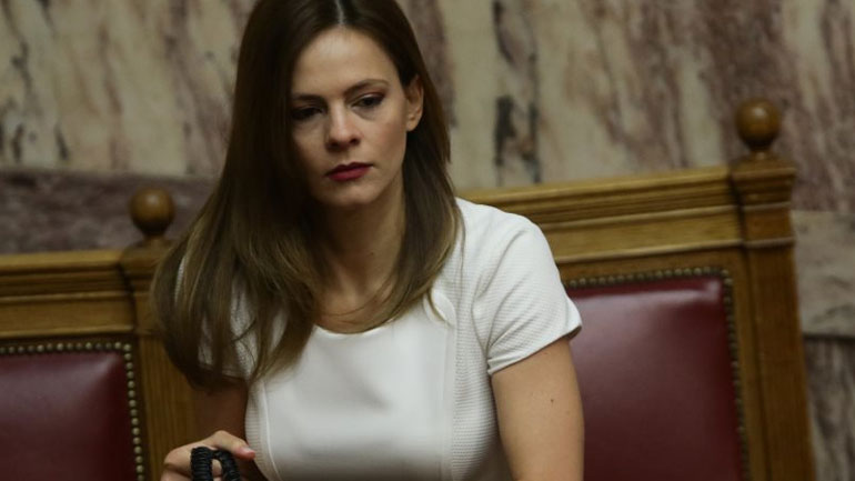 Aχτσιόγλου για κατώτατο μισθό: Αποκαθιστούμε ένα μέρος από όσα σας στέρησαν οι πολιτικές λιτότητας