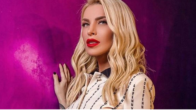 Η Κατερίνα Καινούργιου έβαψε τα μαλλιά της ροζ!