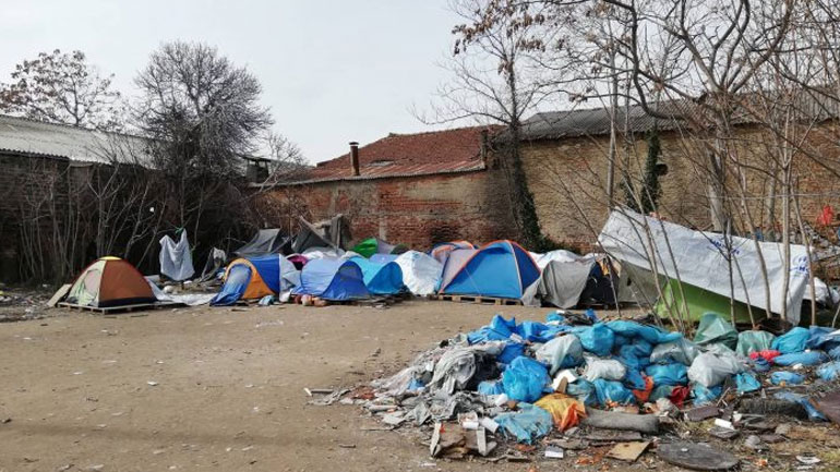 Προσφυγικός καταυλισμός λίγα μέτρα από το κέντρο της Θεσσαλονίκης