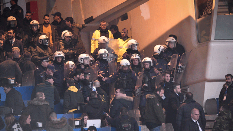 Μεγάλη ένταση στο ΟΑΚΑ με τη λήξη του ντέρμπι