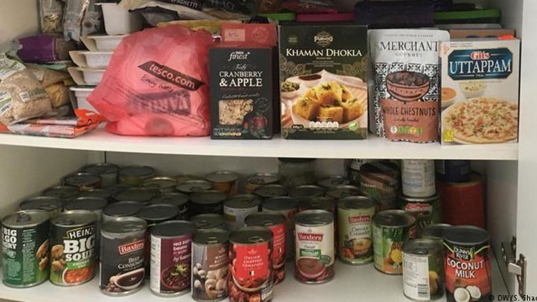 Οι Βρετανοί αδειάζουν τα ράφια ενόψει Brexit