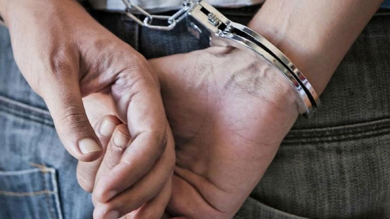 Κέρκυρα: Χειροπέδες σε 48χρονο που έκρυβε μέσα σε βαρέλια και τενεκέδες ναρκωτικά