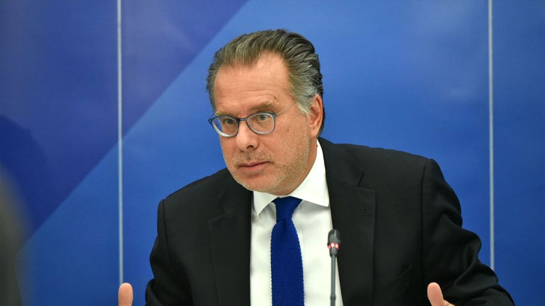 Κουμουτσάκος για την επικήρυξη των «8»: Προκλητική κίνηση που υπονομεύει την επίσκεψη Τσίπρα