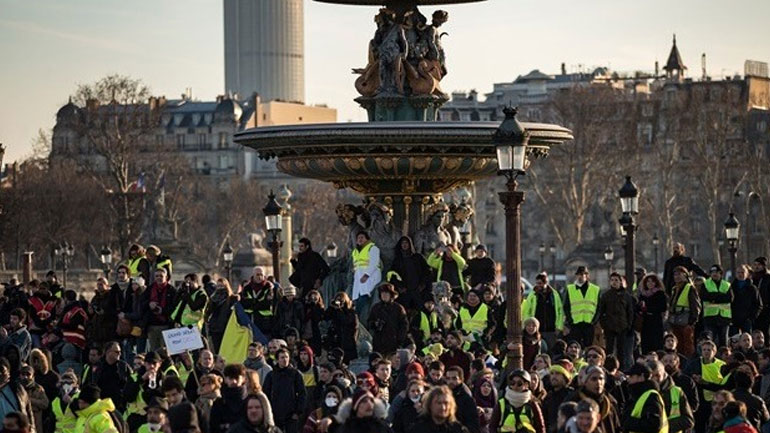 Γαλλία: Περίπου 300.000 διαδηλωτές στις κινητοποιήσεις του συνδικάτου CGT και των «κίτρινων γιλέκων»