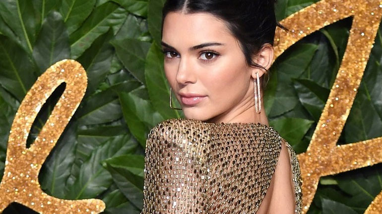 H Kendall Jenner ποζάρει ολόγυμνη για τη «Vogue»!