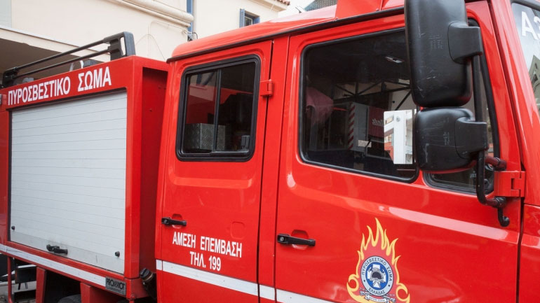 Θεσσαλονίκη: Φωτιά σε μηχανουργείο κοντά σε εμπορικό κέντρο