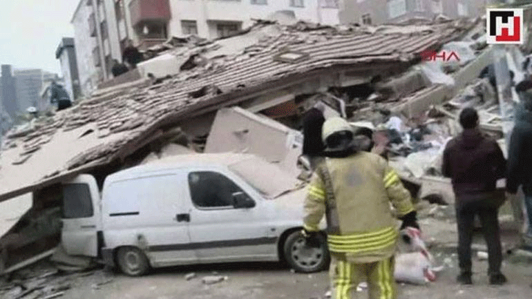 Κατέρρευσε οκταώροφο κτήριο στην Κωνσταντινούπολη – Τουλάχιστον δύο νεκροί