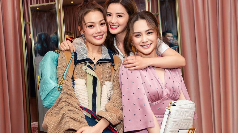 Η iconic Baguette του οίκου Fendi είναι το νέο must-have αξεσουάρ όλων των fashionistas