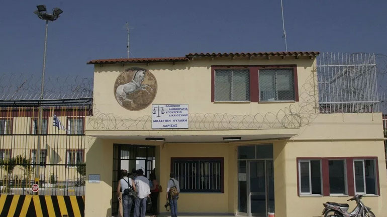 Πέθανε ο κρατούμενος που είχε αυτοπυρποληθεί στις φυλακές Λάρισας
