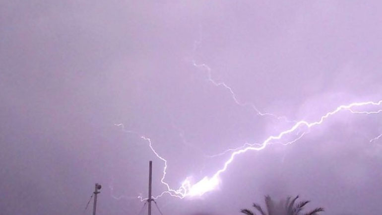 Προβλήματα στην ηλεκτροδότηση σε περιοχές των Χανίων από τους κεραυνούς