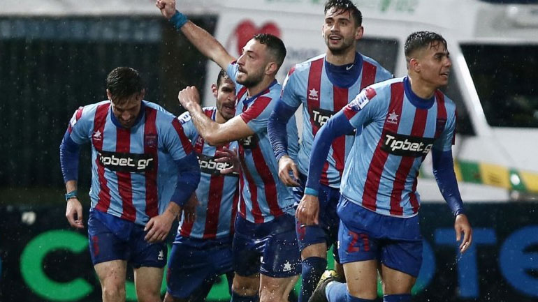 Ζωντανός στη μάχη της πρόκρισης ο Πανιώνιος, νίκησε με ανατροπή 2-1 τον ΠΑΟΚ