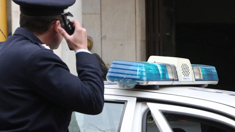 Ληστεία με καλάσνικοφ σε υποκατάστημα τράπεζας