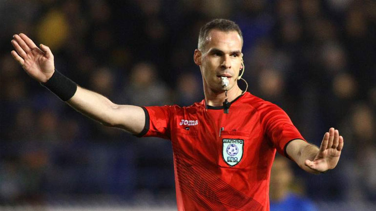 Παραδόθηκε ο 28χρονος ποδοσφαιριστής που εμπλέκεται στον ξυλοδαρμό του διαιτητή Τζήλου