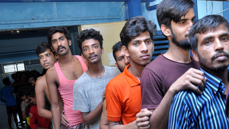 Ινδονησία: Τουλάχιστον 252 άνθρωποι από το Μπανγκλαντές βρέθηκαν κλεισμένοι σε καταστήματα στη Β. Σουμάτρα