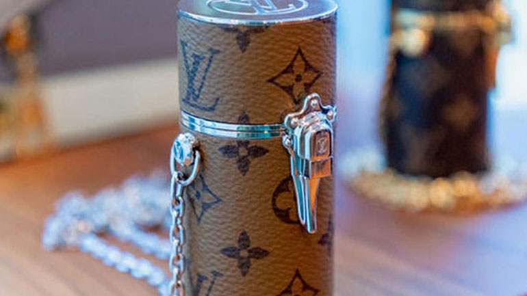 Η elegant θήκη κραγιόν του οίκου Louis Vuitton που θα θέλετε να αποκτήσετε!