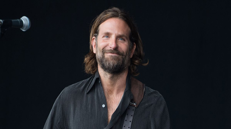 Ο Μπράντλεϊ Κούπερ είναι «τρομοκρατημένος» που θα τραγουδήσει ζωντανά το Shallow στην τελετή απονομής των Όσκαρ