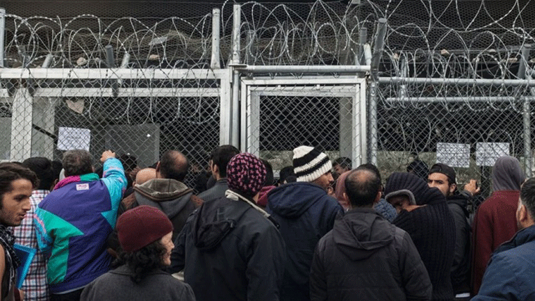 Παραμένουν υπεράριθμοι οι πρόσφυγες που διαμένουν στις δομές φιλοξενίας των Ενόπλων Δυνάμεων