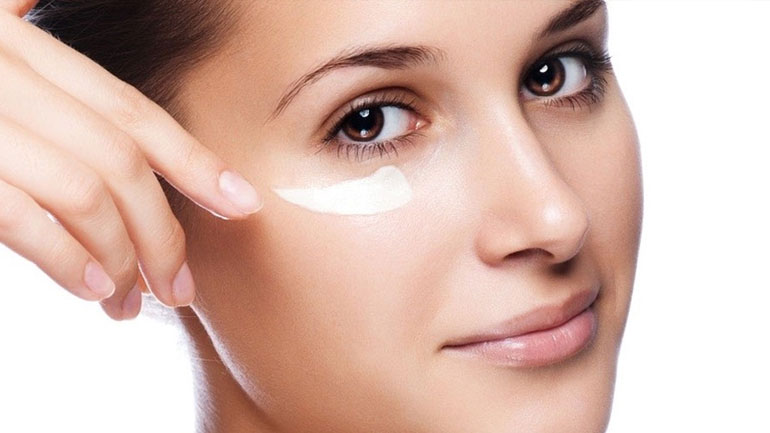 Τι κρέμα ματιών να επιλέξεις ανάλογα με τις ανάγκες;