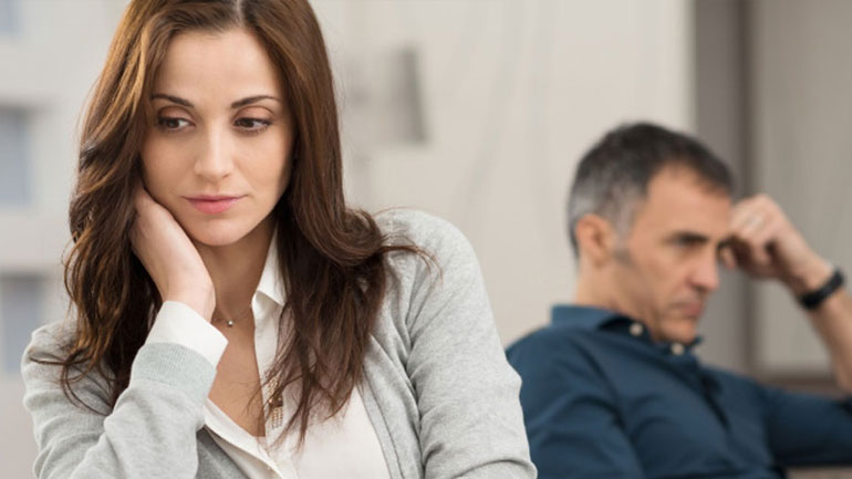 Τι προκαλεί τη ζήλια σε μια σχέση;