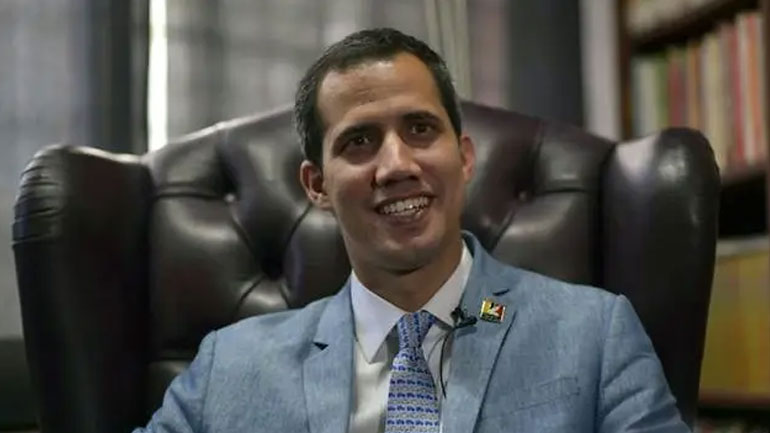 Βενεζουέλα: Ένας συνταγματάρχης δηλώνει ότι αναγνωρίζει τον Γκουαϊδό